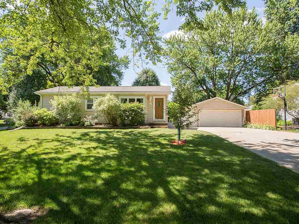1st image of 2407 Primrose Dr