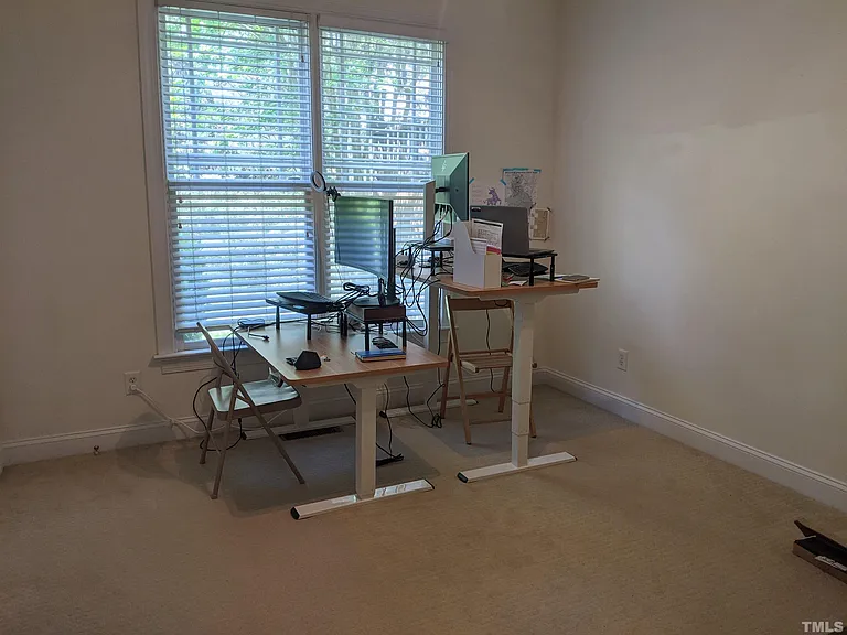 200 Charleston Ln — Photo 15