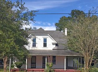 73 Live Oak Ave E, Defuniak Springs, FL 32435