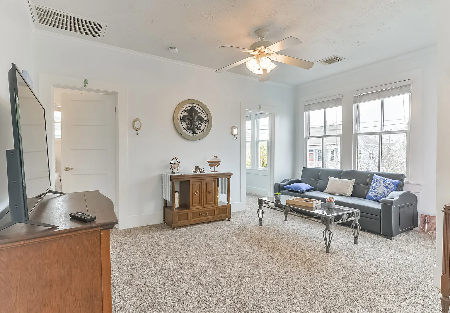 2 bed, 950 sqft, $1,650 — Photo 2