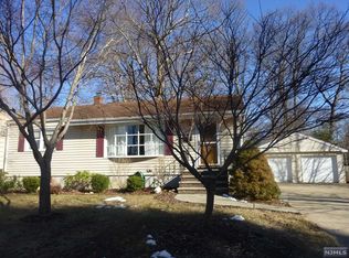 8 Tulane Rd, Oakland, NJ 07436