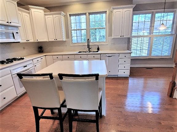5th image of 614 Brownstone Dr #8