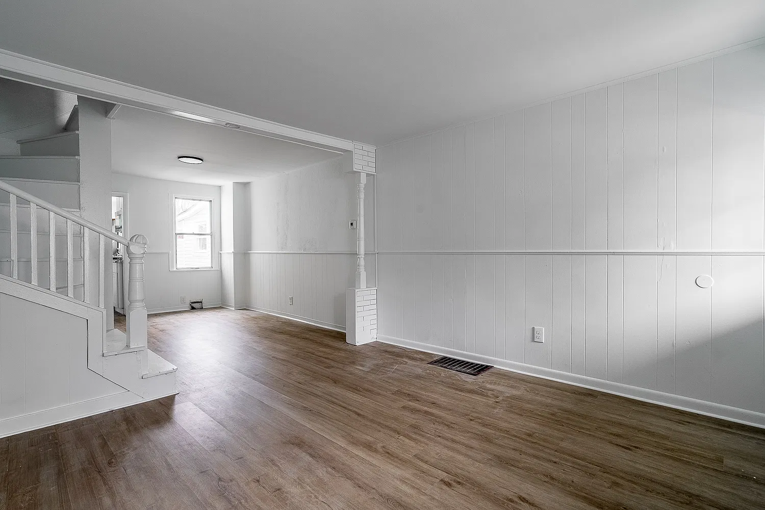 3 bed, 812 sqft, $2,150 — Photo 3