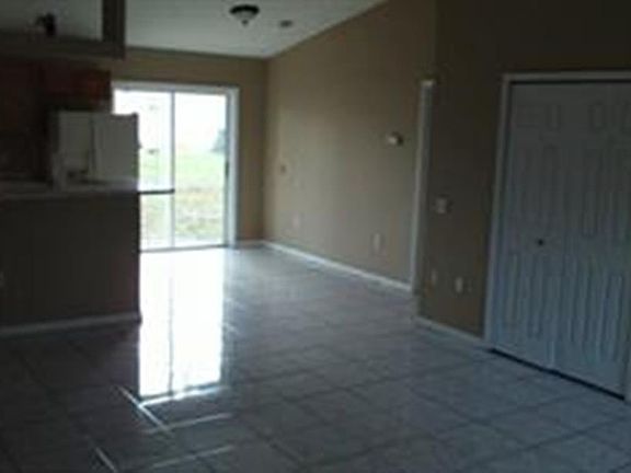 5th image of 451 Lark Ct