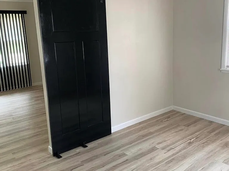 114 W Birch St — Photo 8