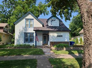213 N Main St, Lindsborg, KS 67456