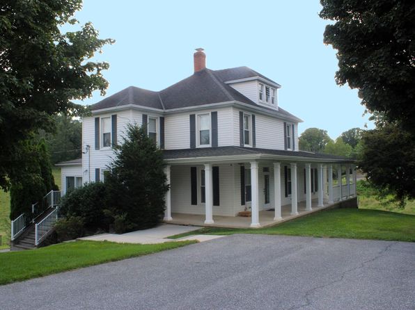 4882 Wolfgang Rd