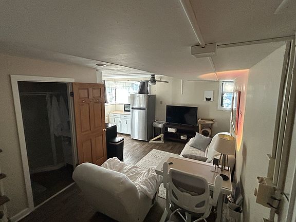 5th image of 589 Cleveland Ave S APT 2