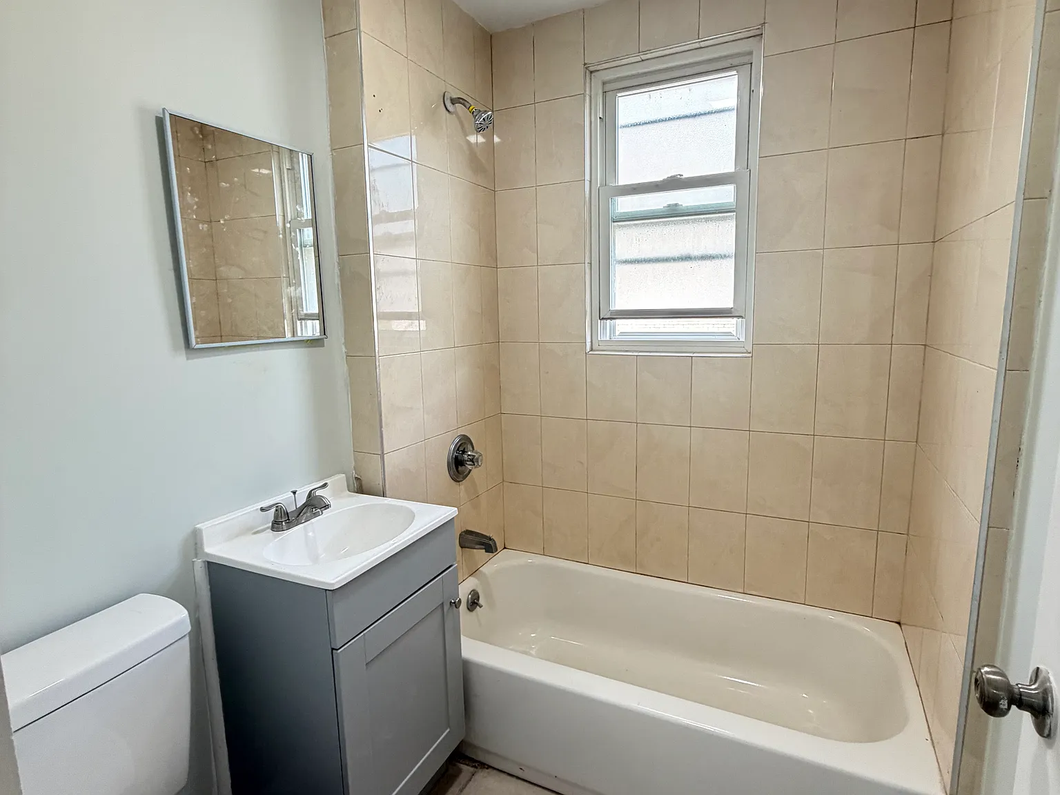 4 bed, $3,400 — Photo 4
