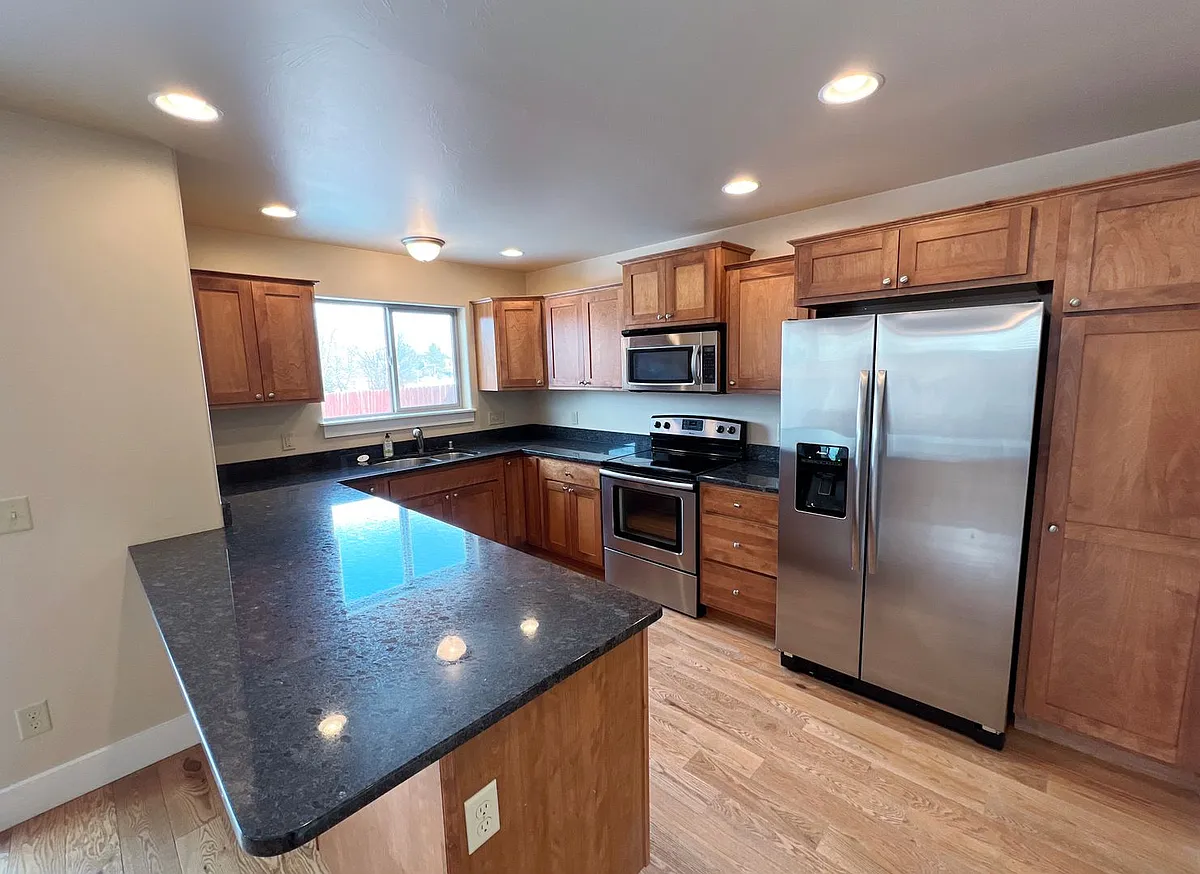 Building Photo - 2777 Hedgerow Ct