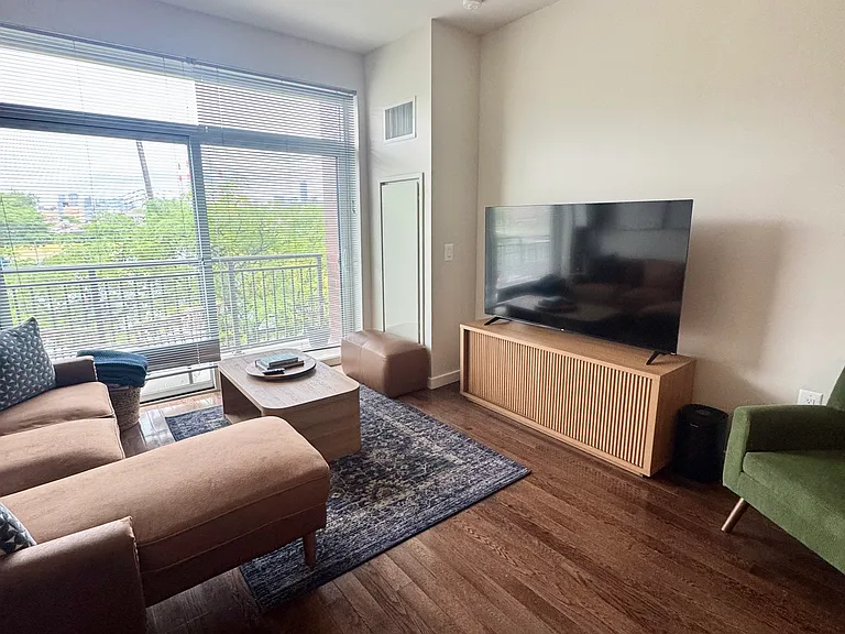 1215 Broadway #306 — Photo 1