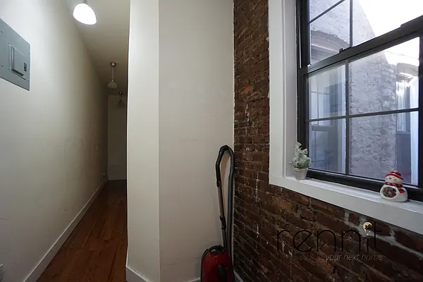 Rented by Rennit Inc. | media 21
