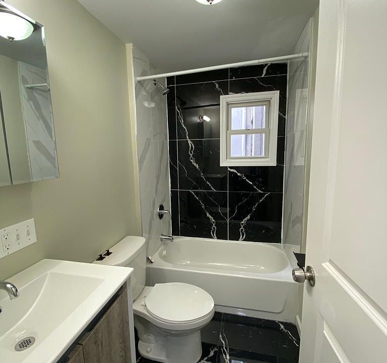 2nd image of 105 Bloomfield Ave #2R