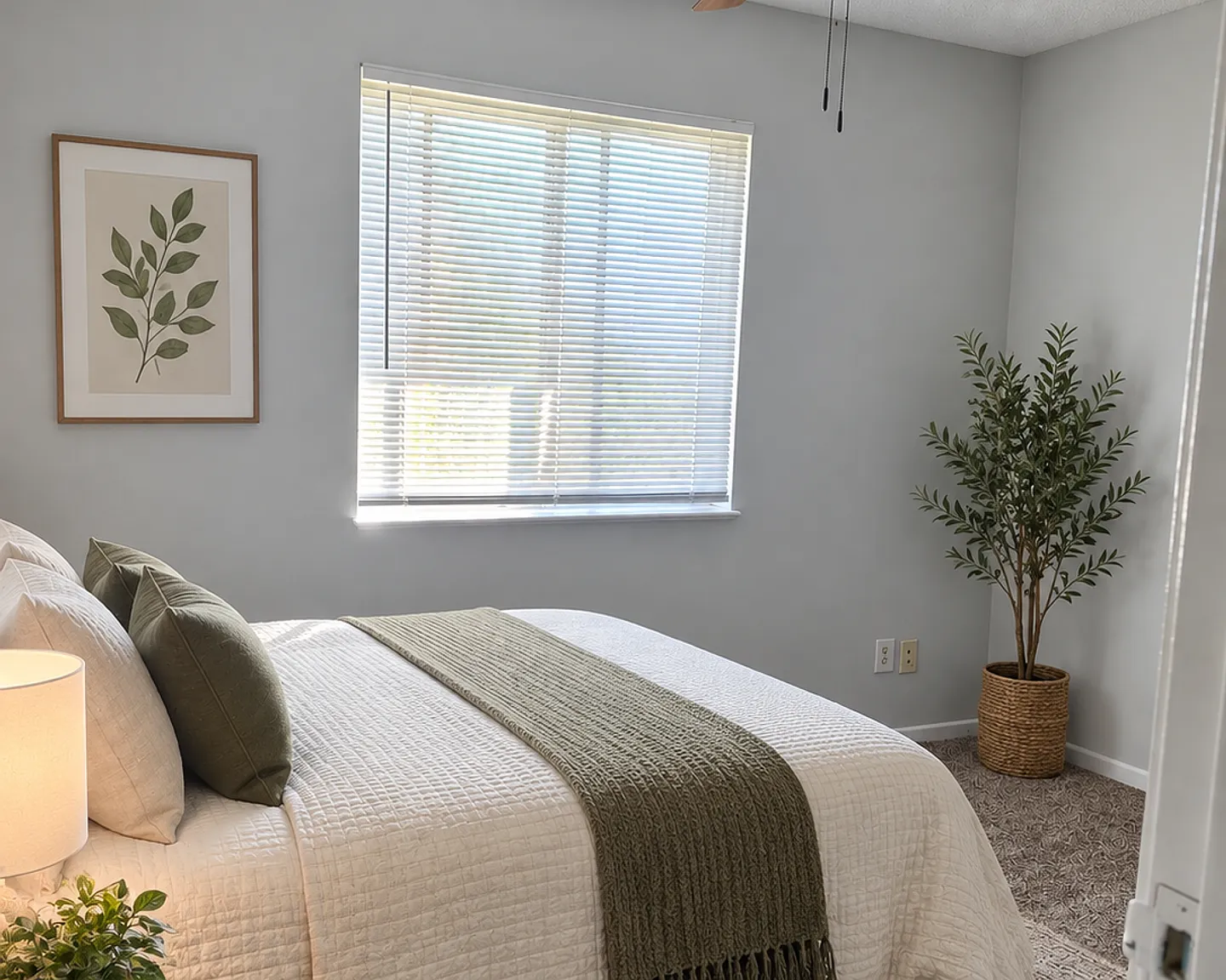 Candlelite Apartments — Photo 2