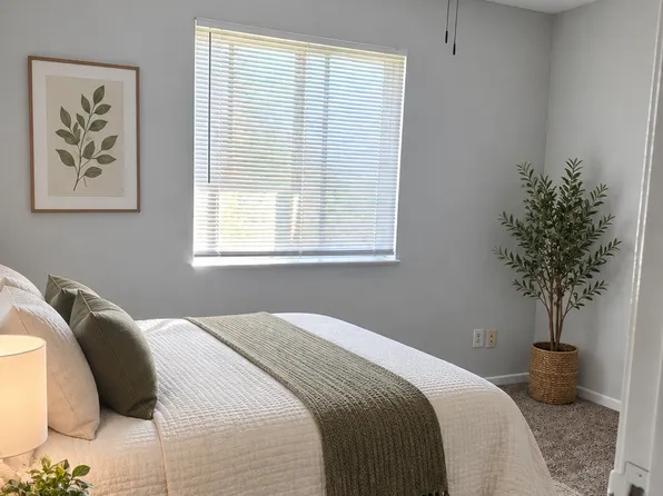 Candlelite Apartments