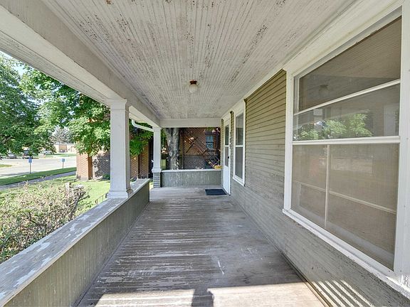 3rd image of 709 2nd Ave N