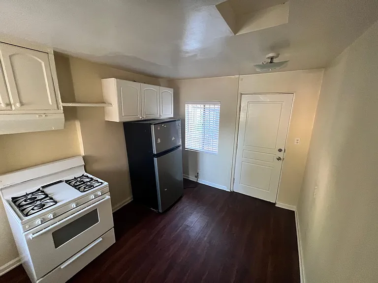 3525 Hillview Pl — Photo 21