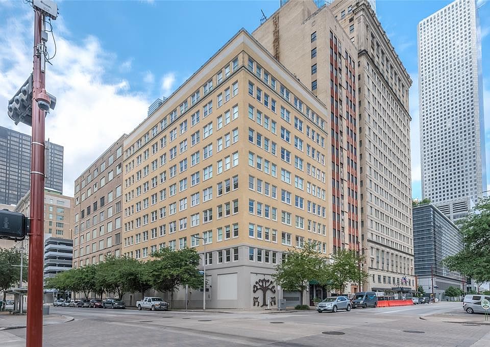 Keystone Lofts sits at corner of Texas and San Jacinto Streets. Built in 1920' as Keystone Offices, and converted to condos in late 1990's. Small boutique building of only 31 units, with only 3 other units on 9th floor! Onsite Property Manager. This 