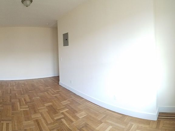 4th image of 221 Linden Blvd APT A6