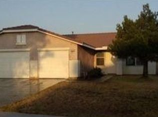 3319 N Almond Dr, Rialto, CA 92377