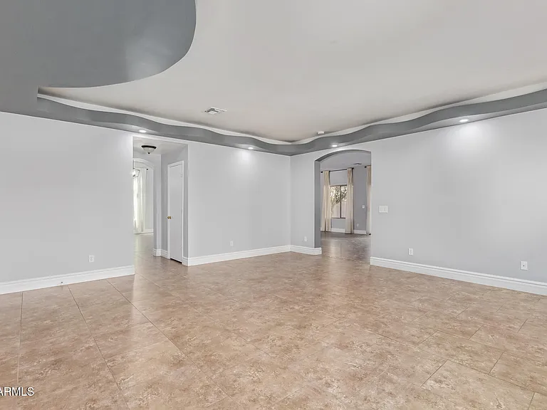 8406 W Pioneer St — Photo 16