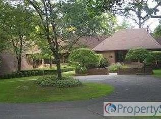 291 Barden Rd, Bloomfield Hills, MI 48304