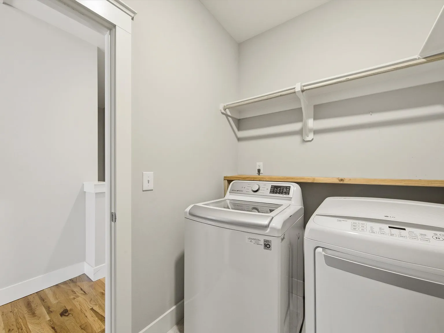 4 bed, 2531 sqft, $3,550 — Photo 3