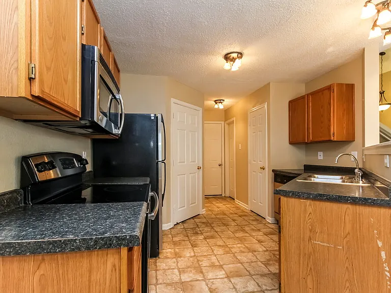 1178 Kenwood Dr — Photo 6