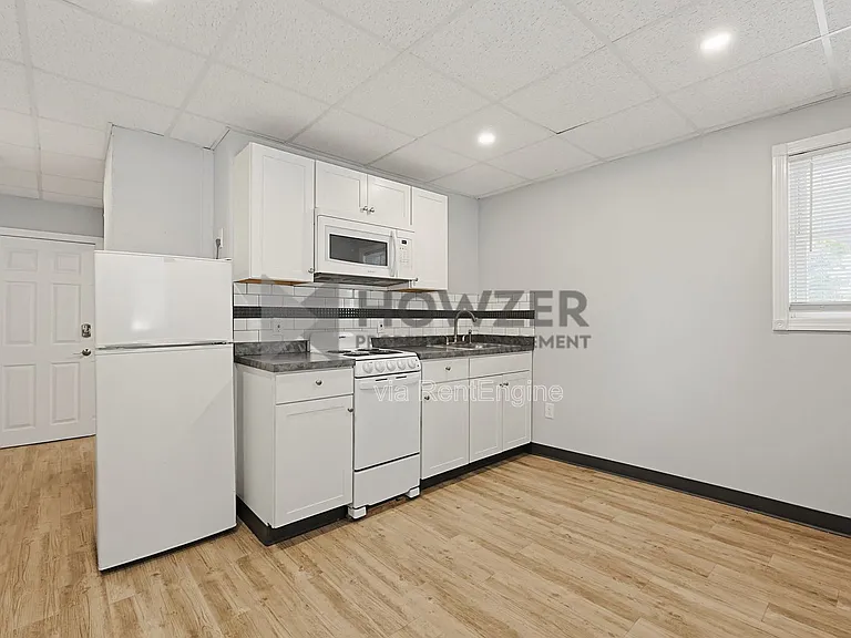 127 Park St #10 — Photo 1