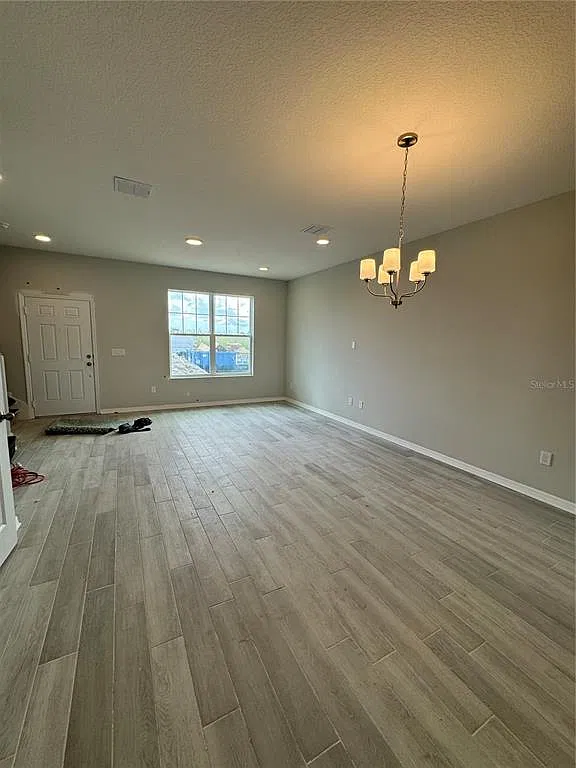 3 bed, 2.5 bath, 1691 sqft, $2,650 — Photo 3
