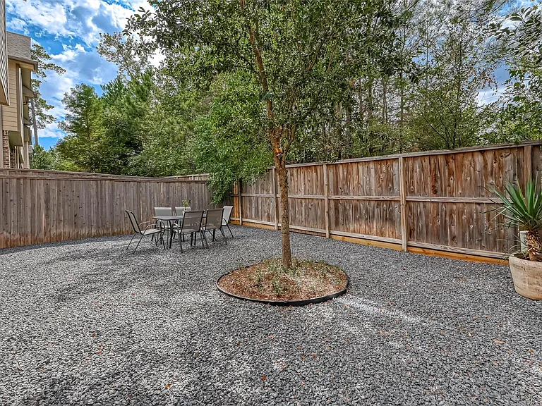23 Silver Rock Dr — Photo 41
