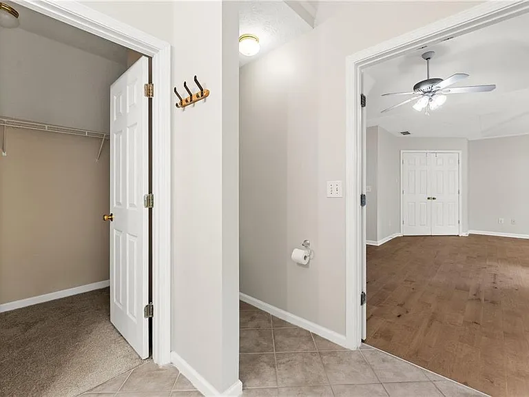 370 Manor Glen Dr — Photo 32