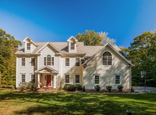 685 Nortontown Rd, Guilford, CT 06437