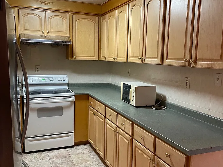 335 N 10th St #2-C — Photo 6