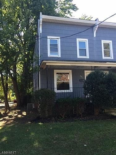 2nd image of 520 E 2nd St #4