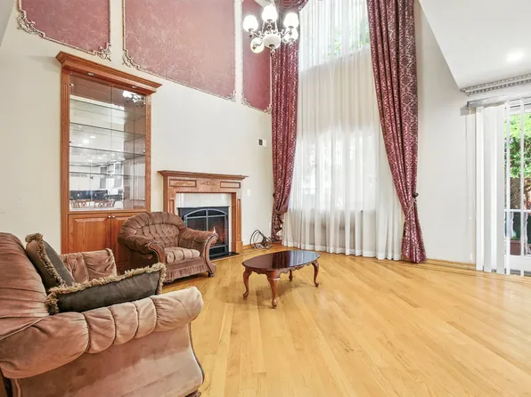 77-16 Kew Forest Lane image 15 of 38