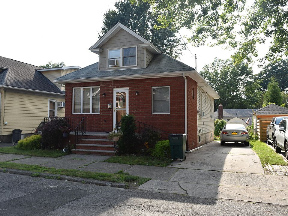 1st image of 284 Demorest Ave