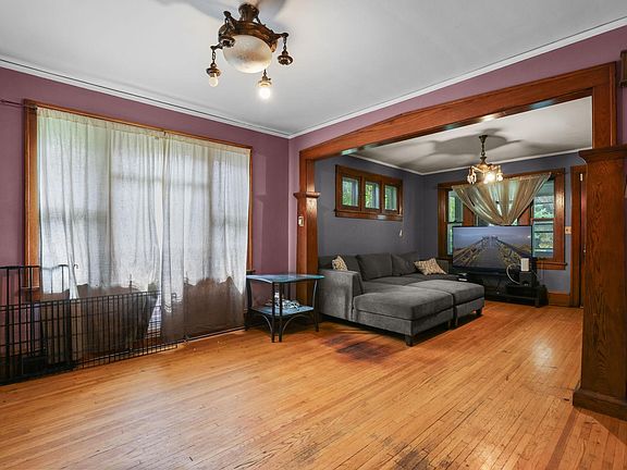 5th image of 3707 21st Ave S