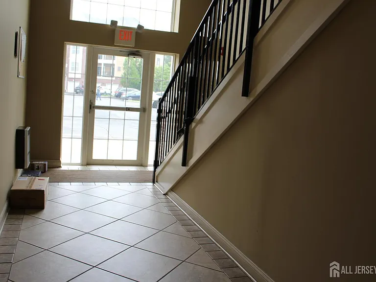 611 Doral Ct — Photo 35