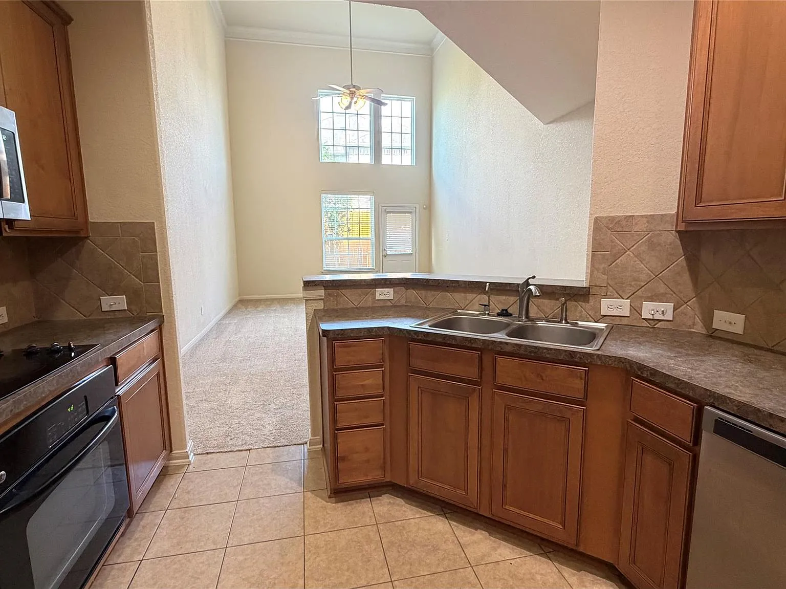 4 bed, 3.5 bath, 2235 sqft, $2,500 — Photo 1