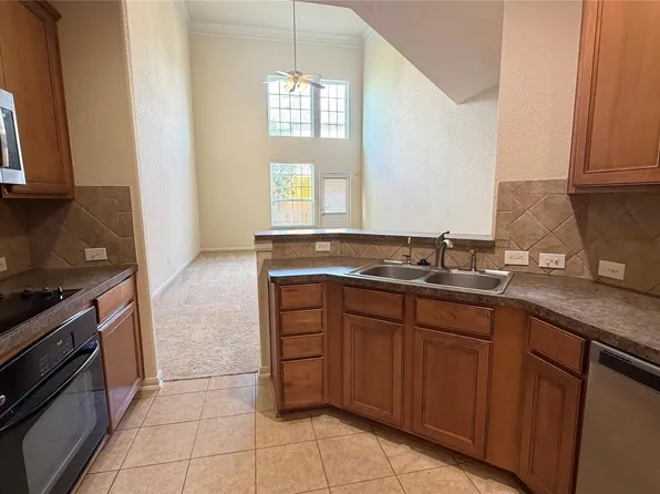 1139 Glenwood Canyon Ln, Houston, TX 77077