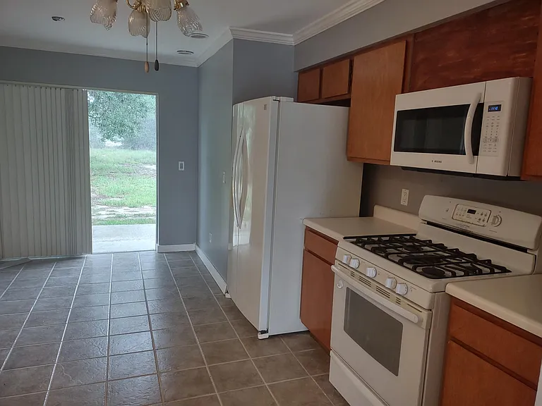867 Lake Betty Dr — Photo 7