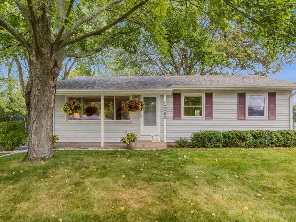 2688 Cedar Ave, White Bear Lake, MN 55110