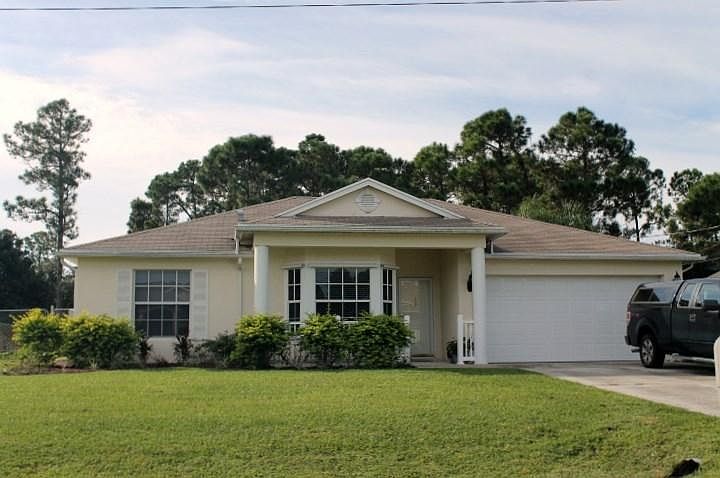 1st image of 1850 SW Buttercup Ave