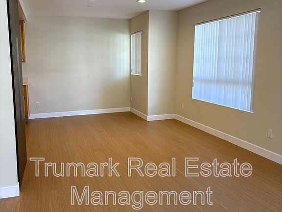 5th image of 910 E Wilson Ave APT 6