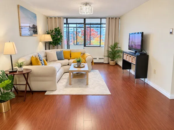 6611 Minoru Blvd #812, Richmond, BC V6Y 1Y9