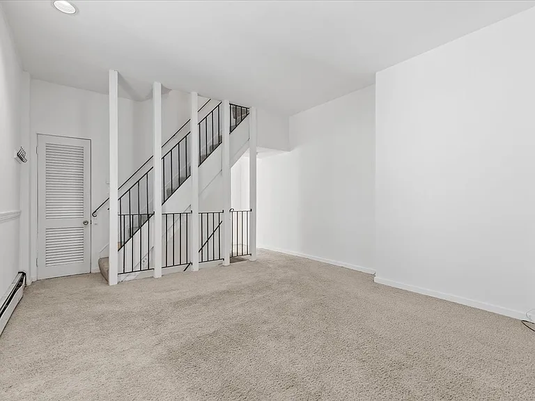 3 Rosary Way — Photo 5