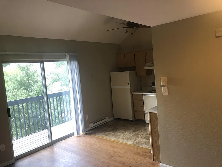 4531 Boardwalk Dr — Photo 5