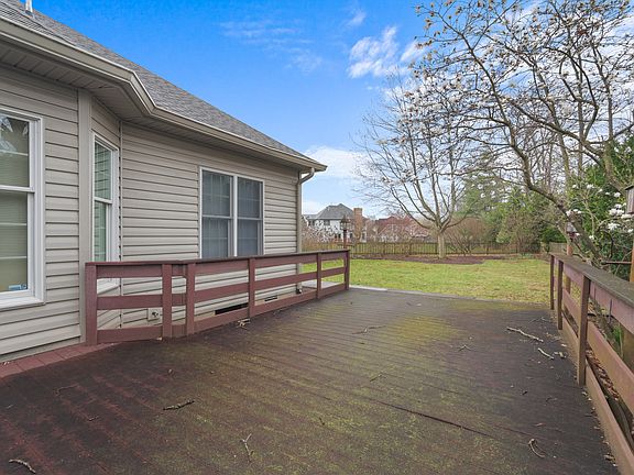 4th image of 699 Hollowbrook Ct