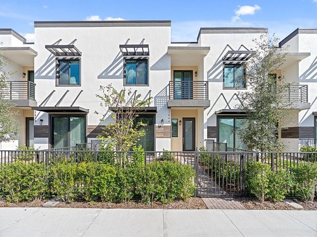 1st image of 3748 Lambert Ave
